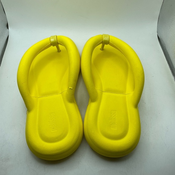 Melissa Free Yellow Women's Flip Flops size 7 - Picture 4 of 8